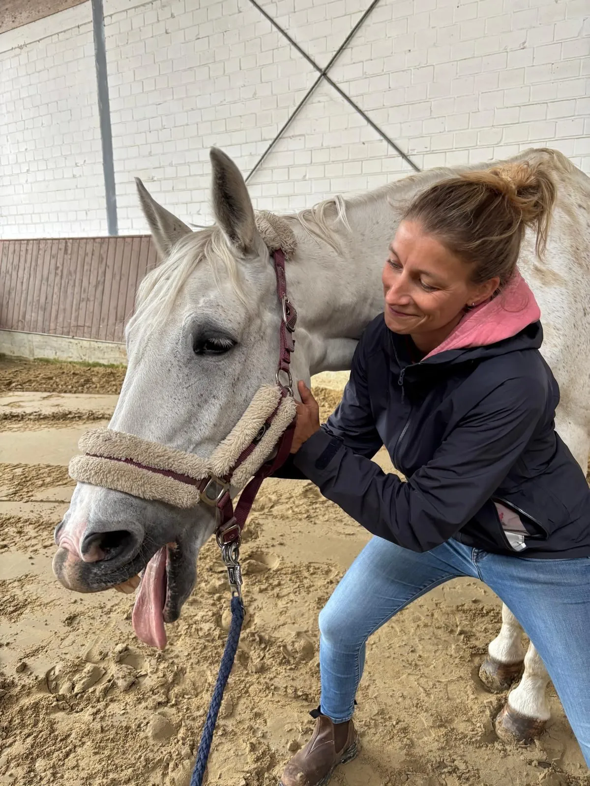 Ein Schimmel entspannt während der Behandlung